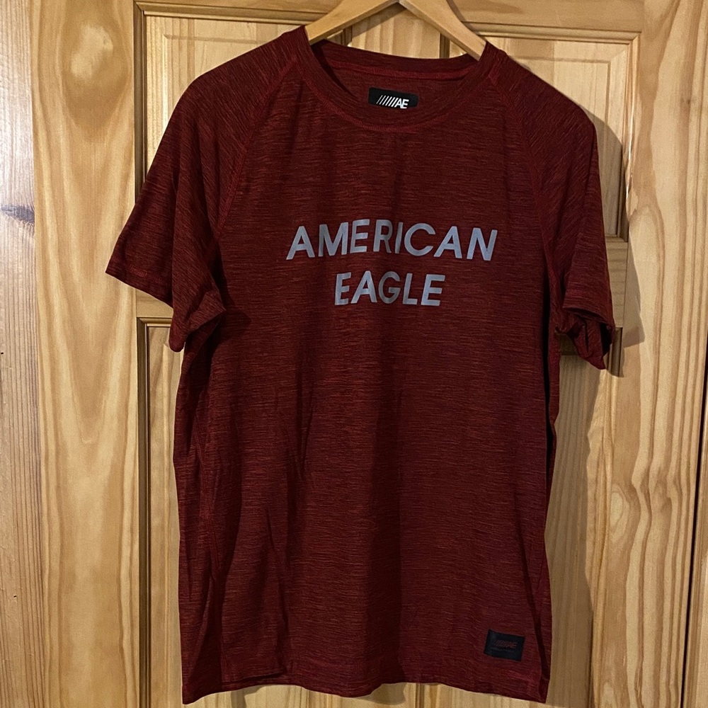 American Eagle Outfitters Men's Red T-Shirt